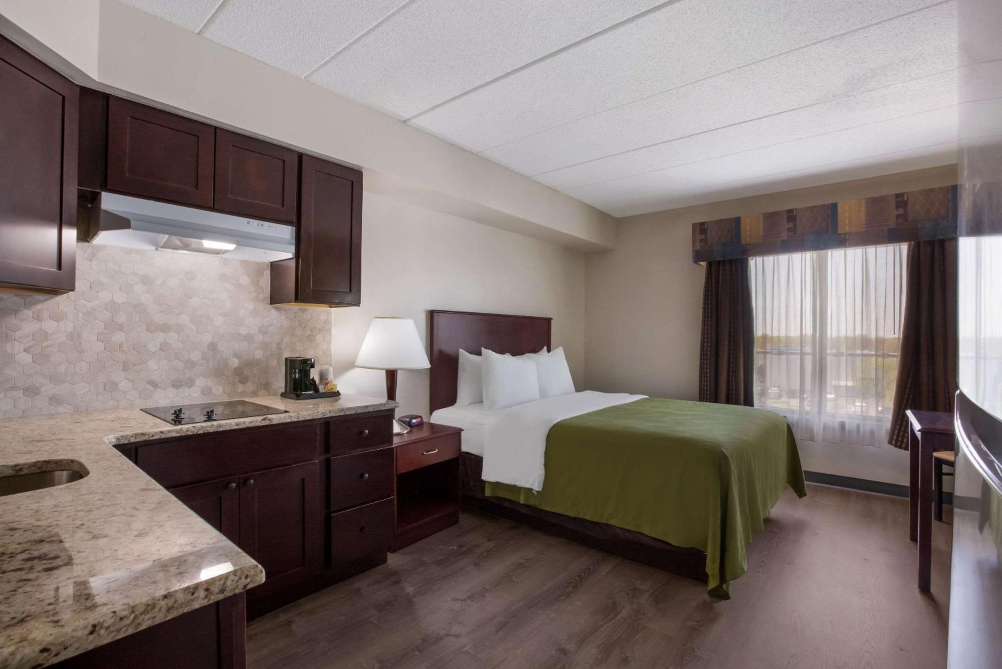 Quality Inn Near Princeton Lawrence Exterior photo