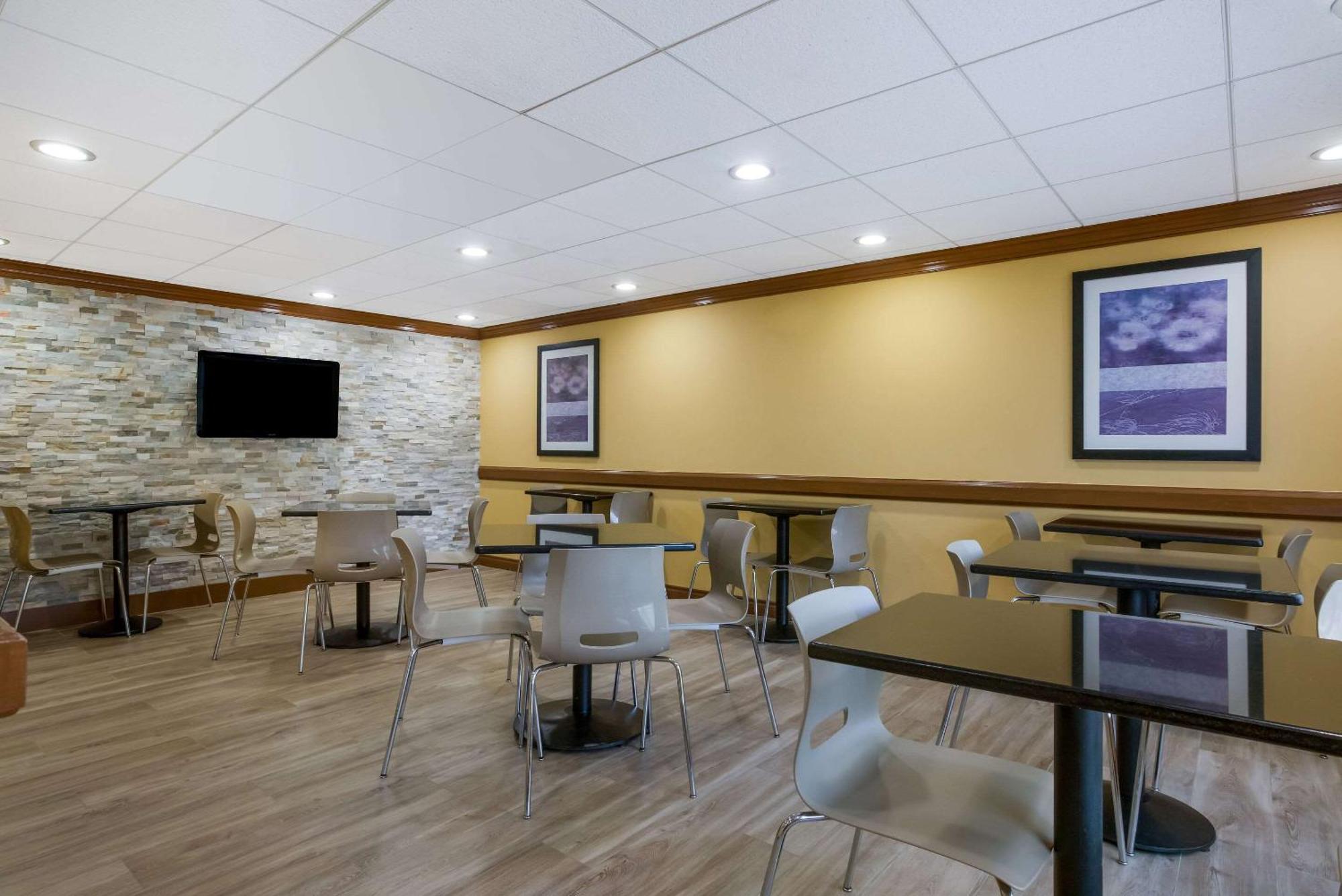 Quality Inn Near Princeton Lawrence Exterior photo