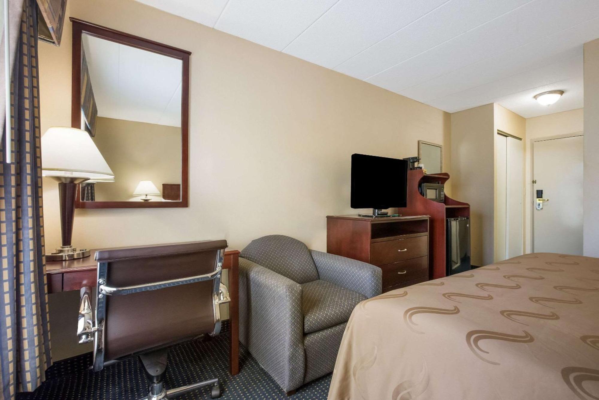 Quality Inn Near Princeton Lawrence Exterior photo