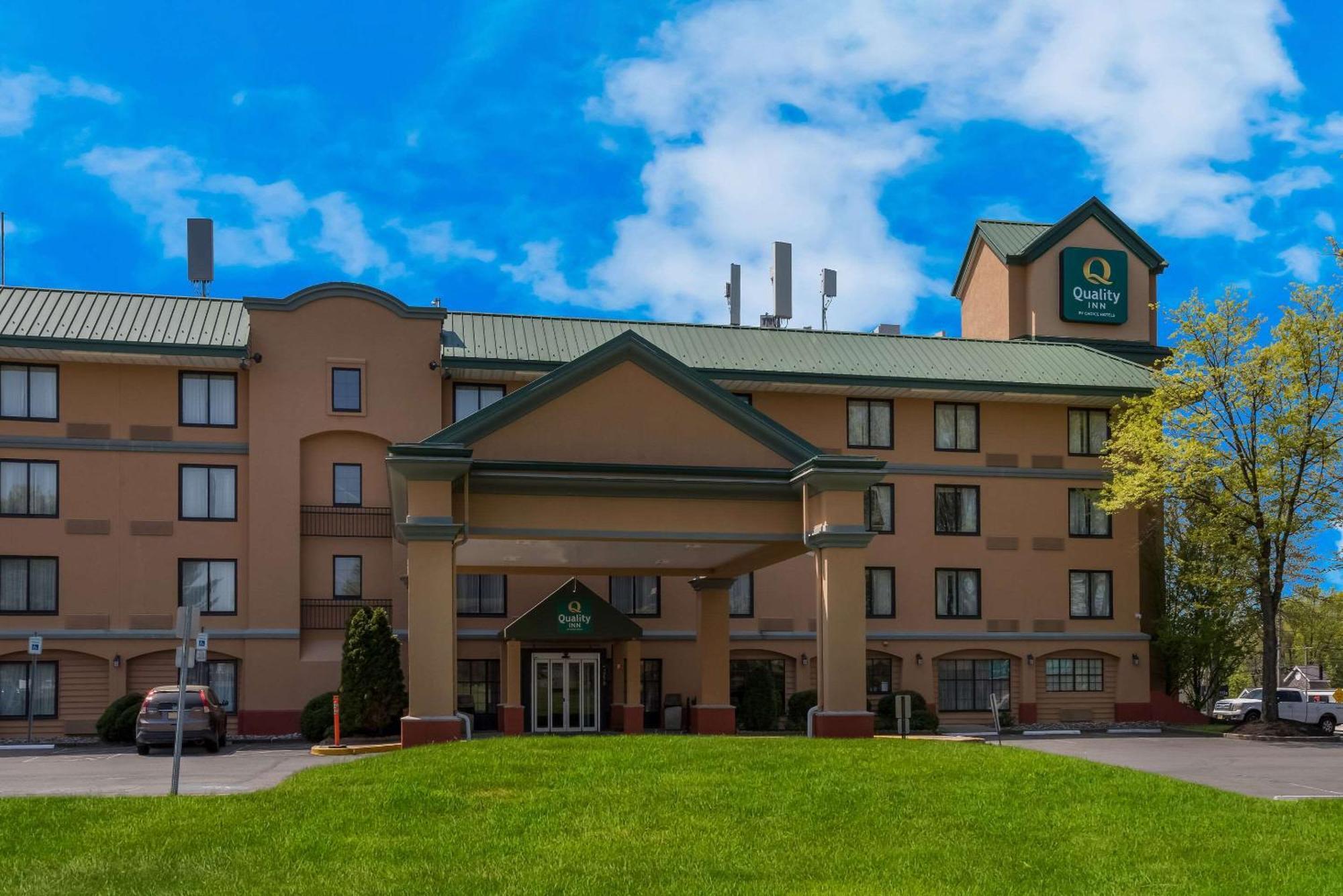 Quality Inn Near Princeton Lawrence Exterior photo