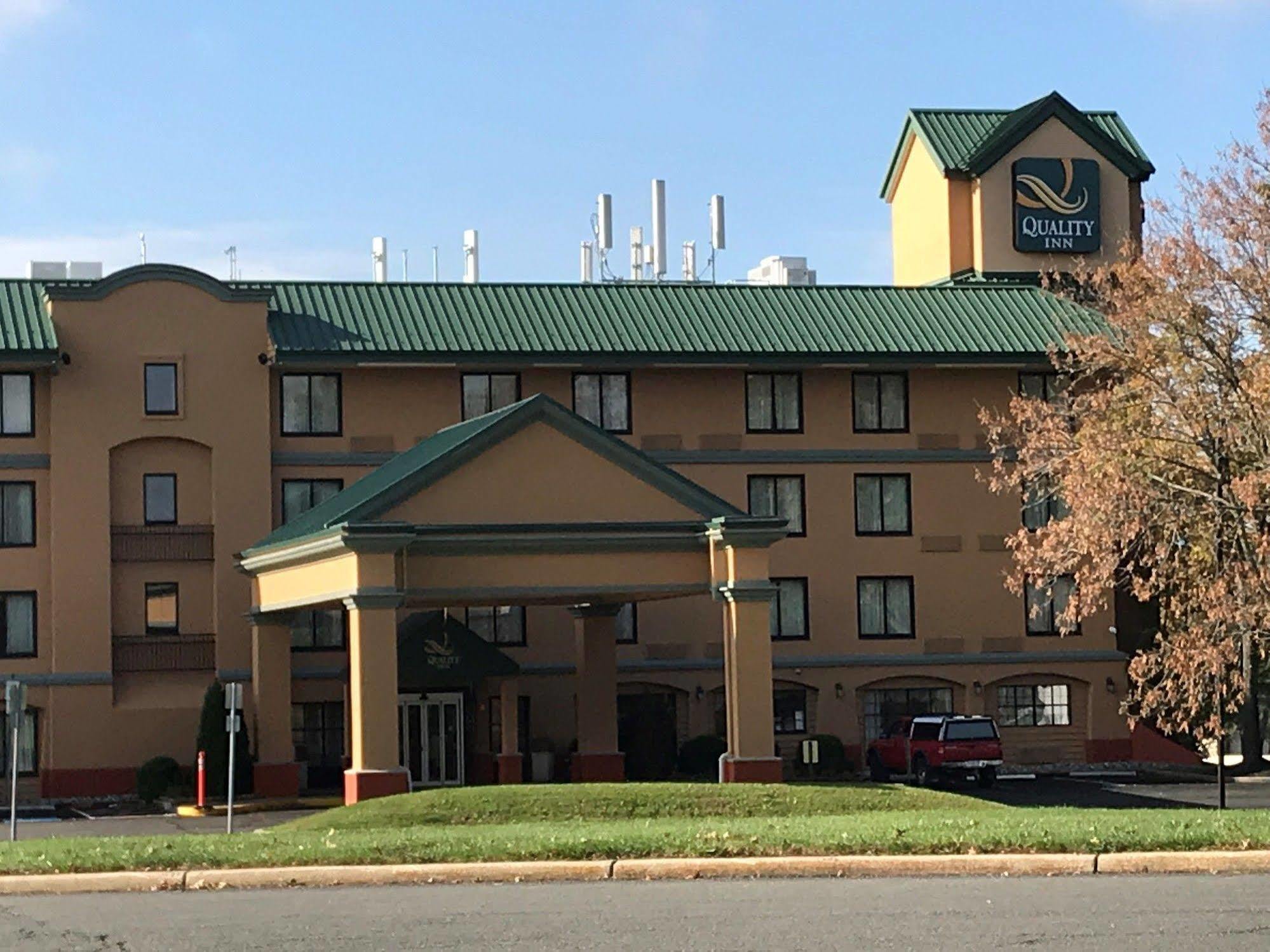 Quality Inn Near Princeton Lawrence Exterior photo